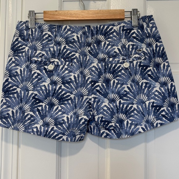 Vineyard Vines Women's Shorts - Picture 3 of 6